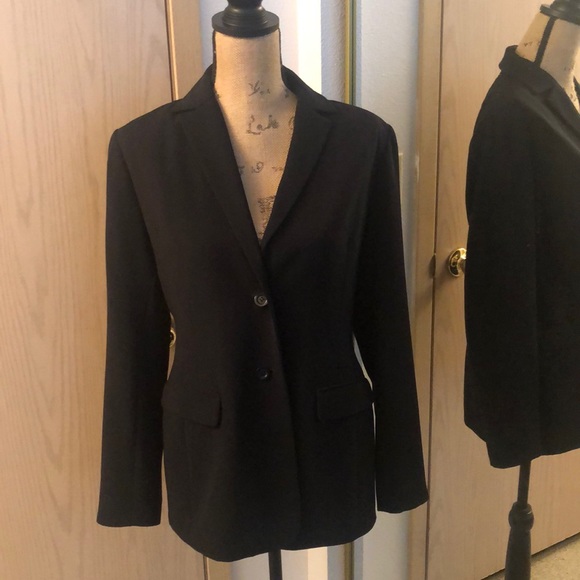New York & Company Jackets & Blazers - Black lined suit jacket with buttons.
